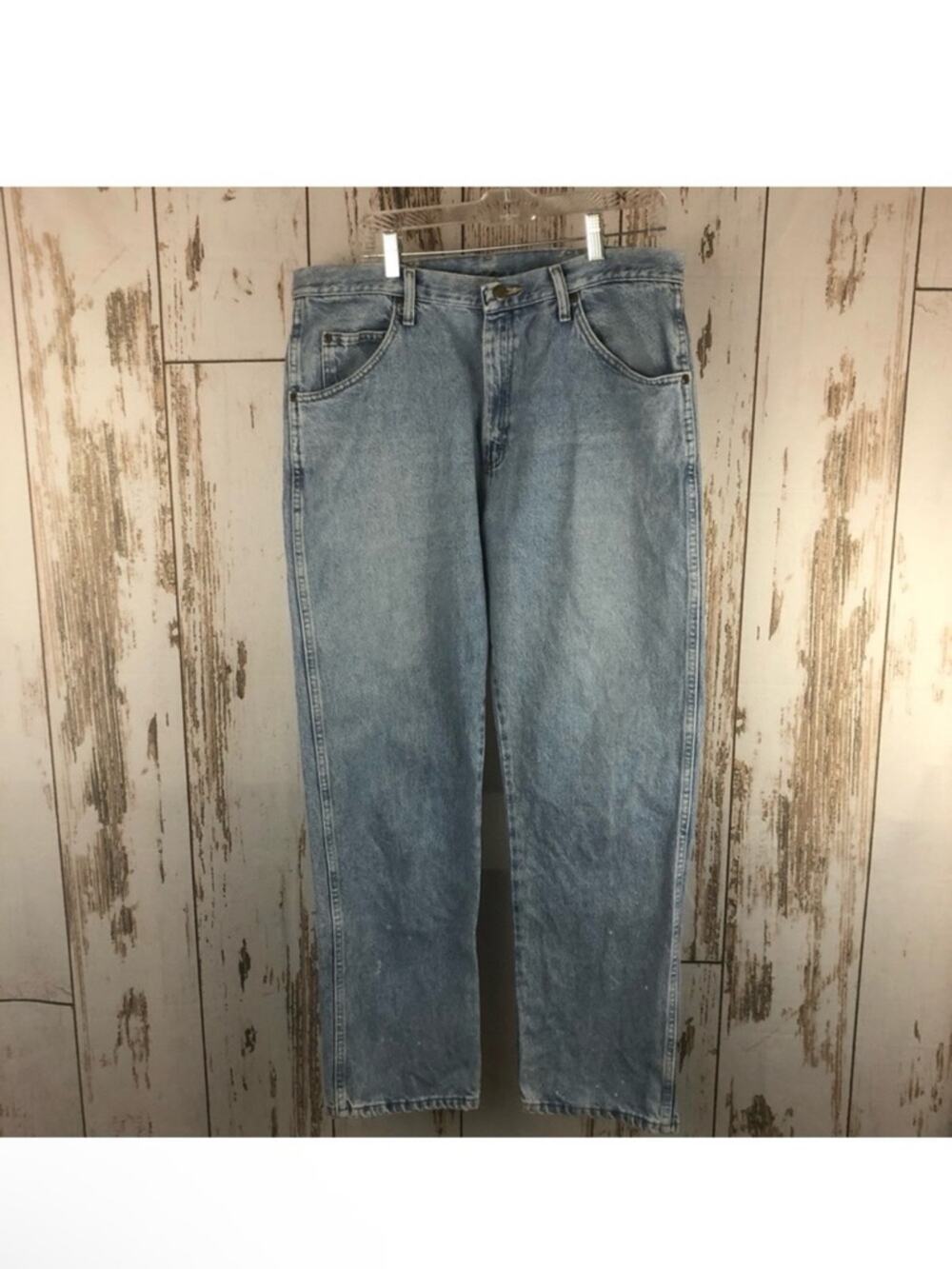 Wrangler Jeans Light Wash, Size 36x30 Regular. In excellent condition!